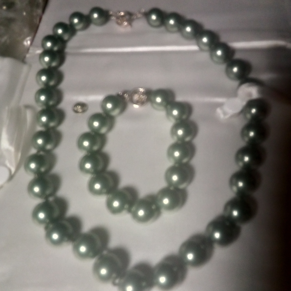 Green Tahitian ? 10mm apox Paearls necklace and bracelet 925 QG Thailand Mint